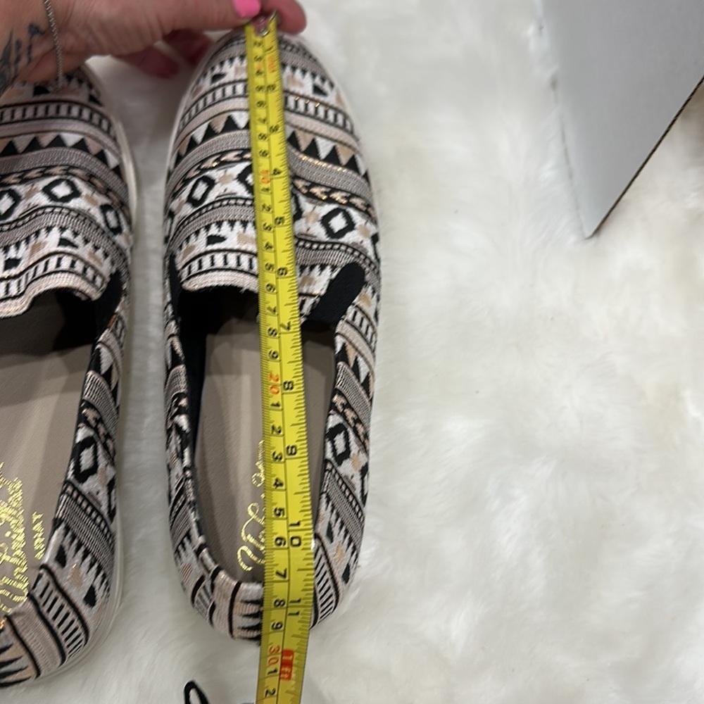 Ariat Unbridled  slip on Aztec print white, black, rose, peach size 11  B medium - Picture 6 of 14